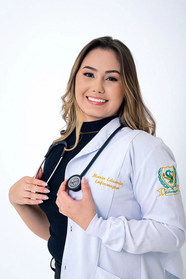 Formando durante a cerimônia, Maria Eduarda, Enfermagem, Unifan, Goiânia
