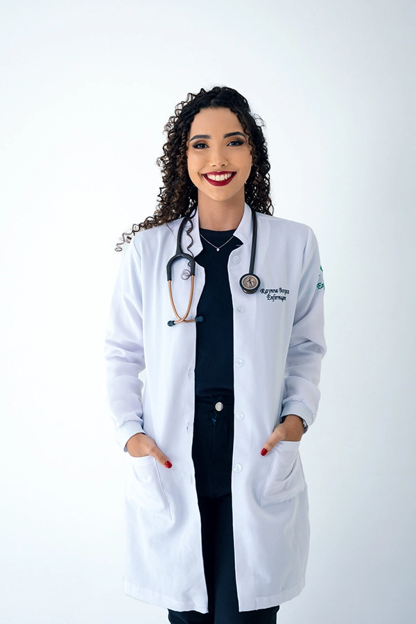 Pose em locação externa, ensaio de meio de curso de Enfermagem, Rayane, Goiânia